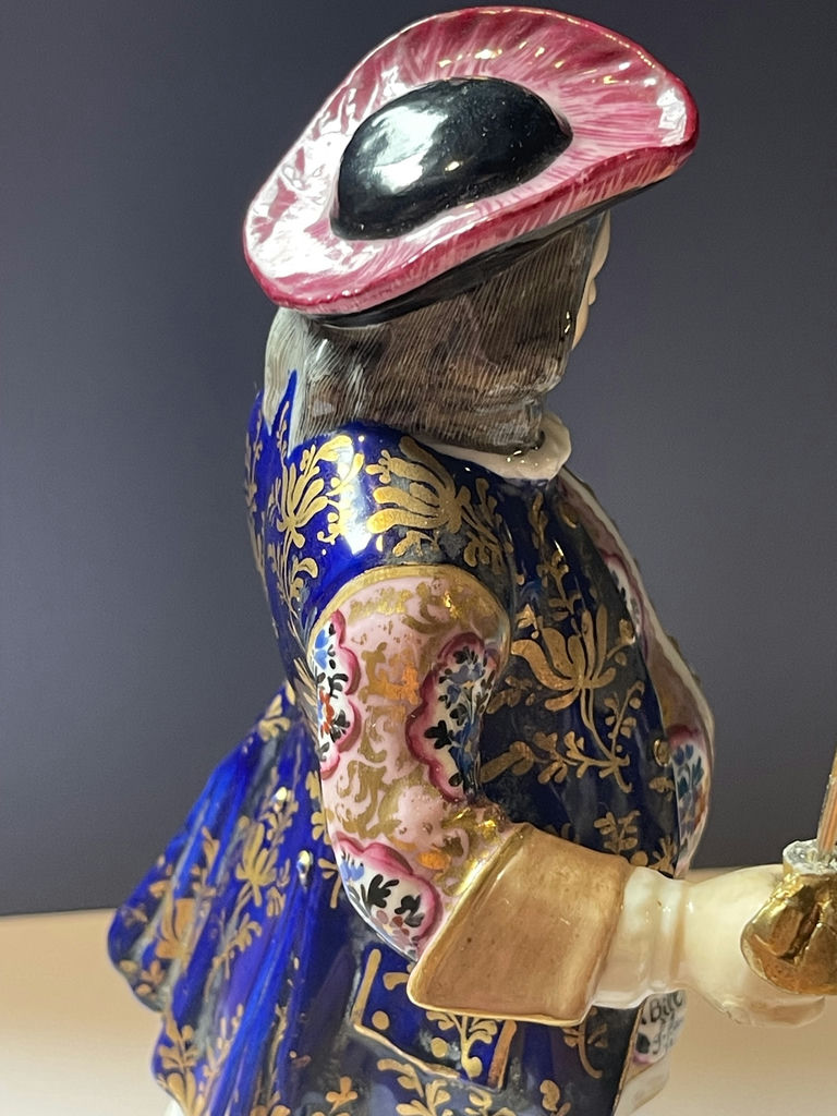 3 Figurines - image 10 of 21