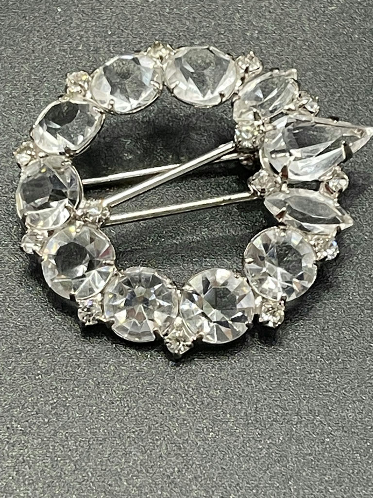 Vintage Brooches (4) - image 7 of 15