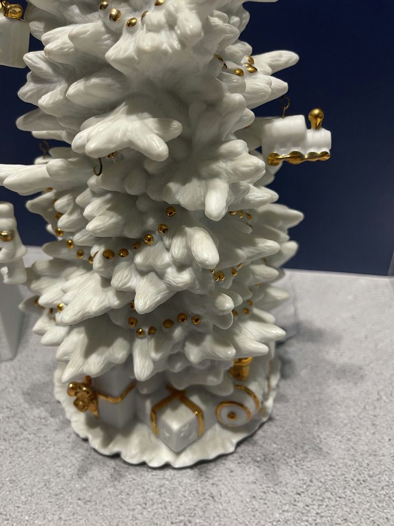 White Ceramic Christmas Tree and Nutcracker Arch Figurine - image 5 of 9