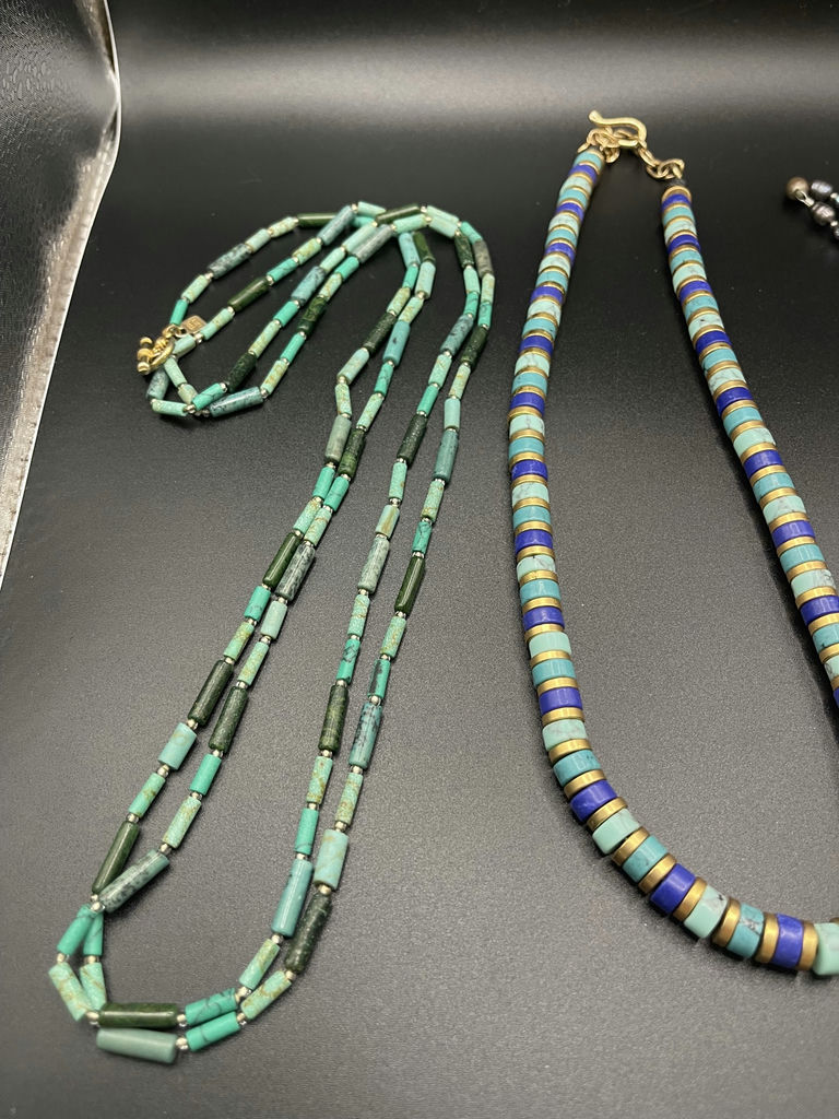 5 Vintage Necklaces - image 2 of 19