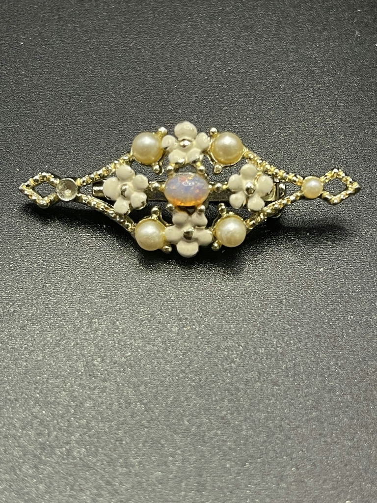 Vintage Brooches - image 9 of 13