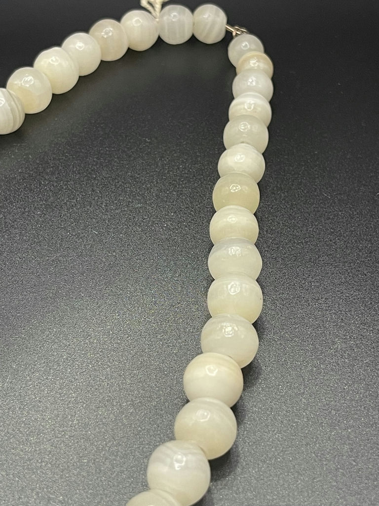 White Agate VIntage Beaded Necklace - image 3 of 12