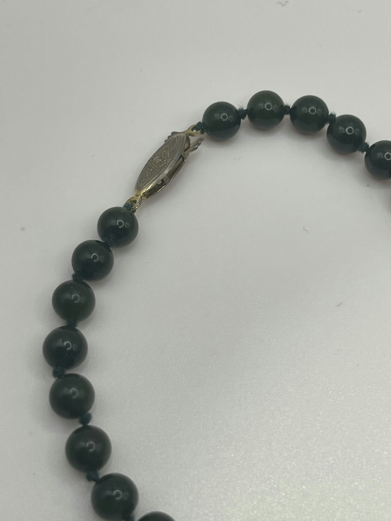 Vintage Jade Necklaces - image 3 of 19