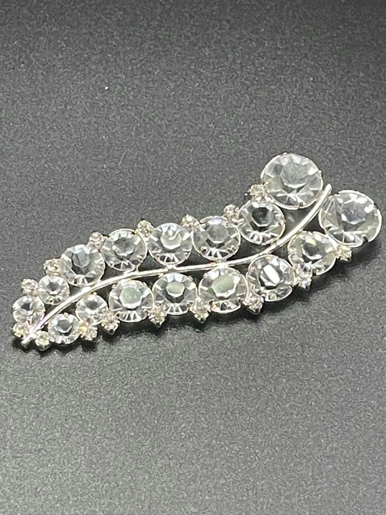Vintage Brooches (4) - image 10 of 15