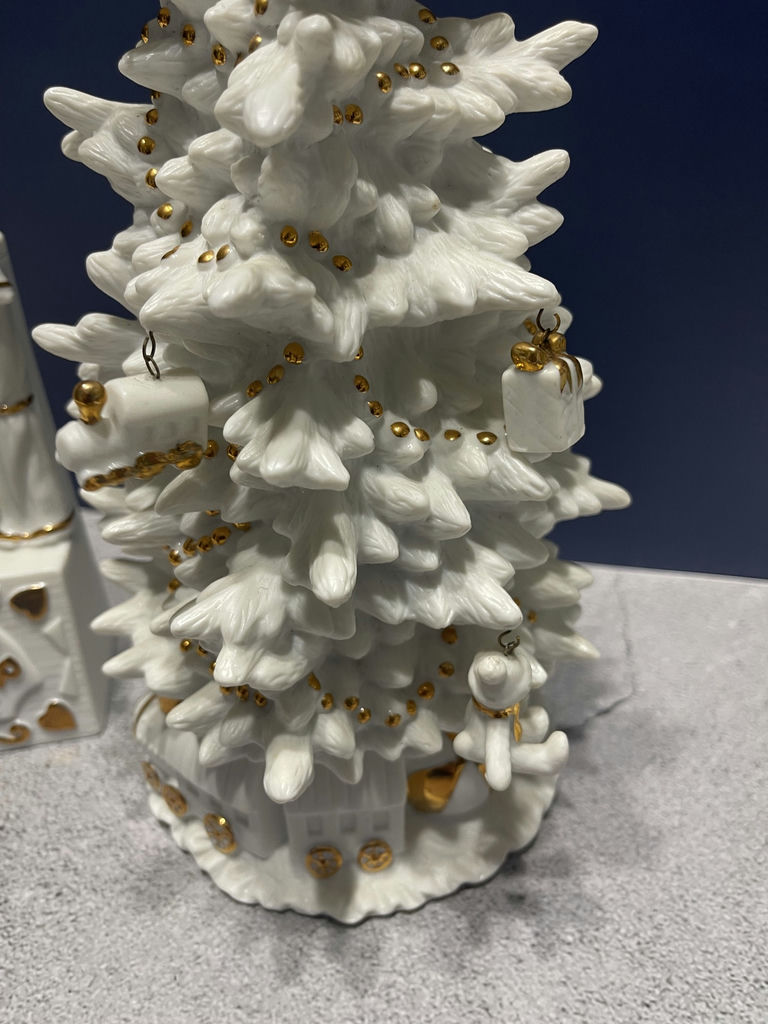 White Ceramic Christmas Tree and Nutcracker Arch Figurine - image 7 of 9