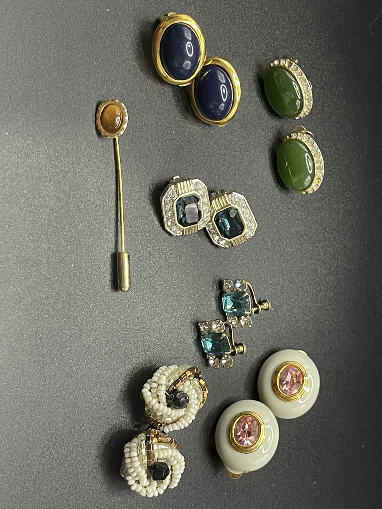 Vintage Clip On Earrings And Pin - image 3 of 28