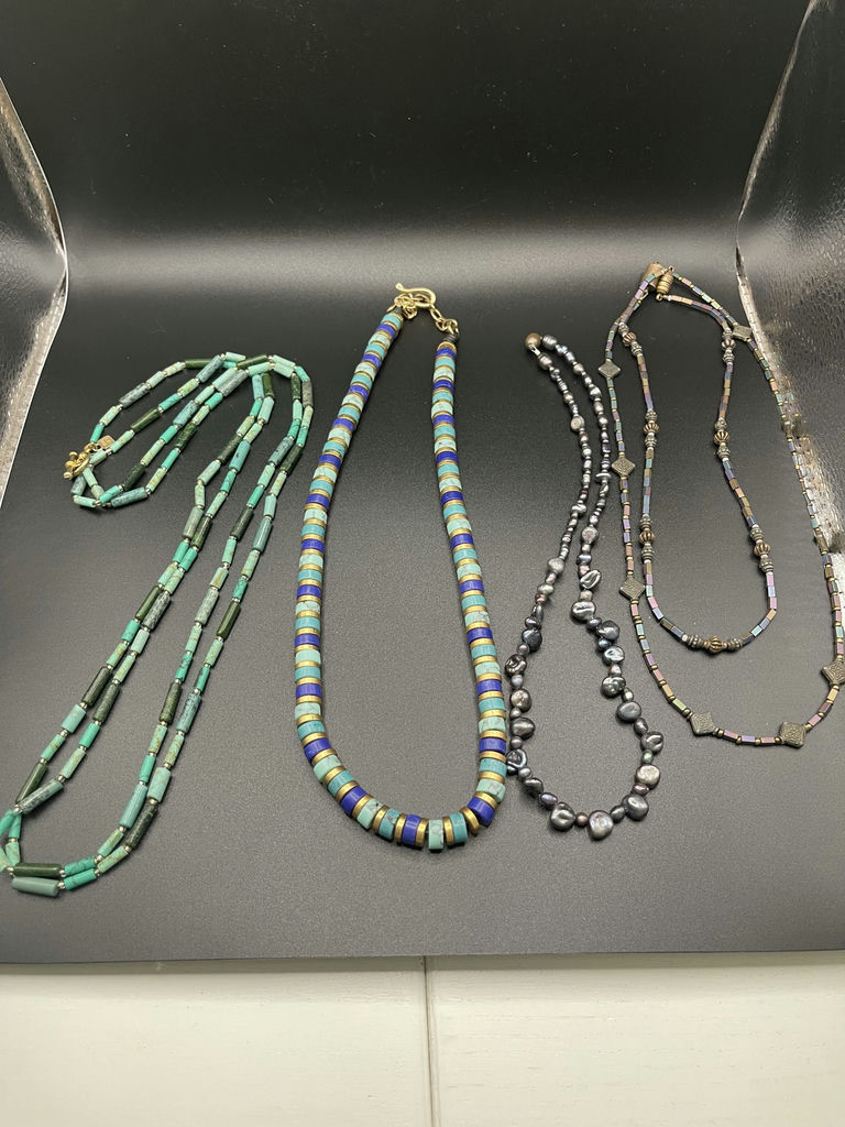 5 Vintage Necklaces - image 1 of 19