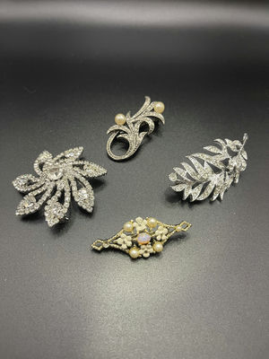 Vintage Brooches - Image 1 of 13