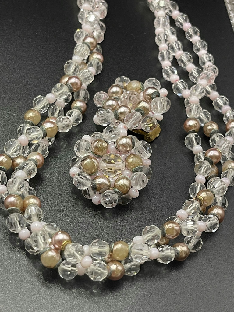 Vintage Clear Necklaces - image 7 of 24