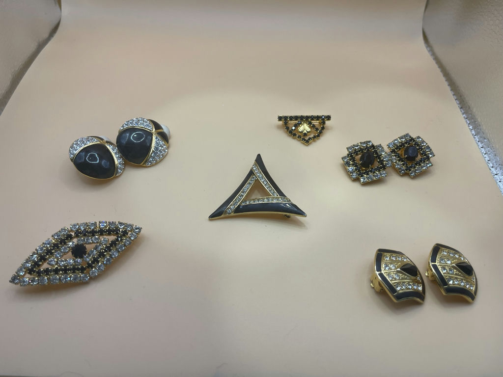Vintage Black Jewelry - image 14 of 18