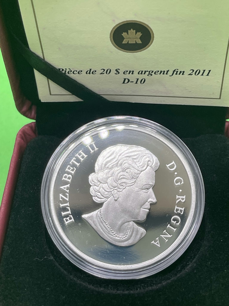 RCM 2011 $20 Fine Silver Coin -D10 - image 2 of 7