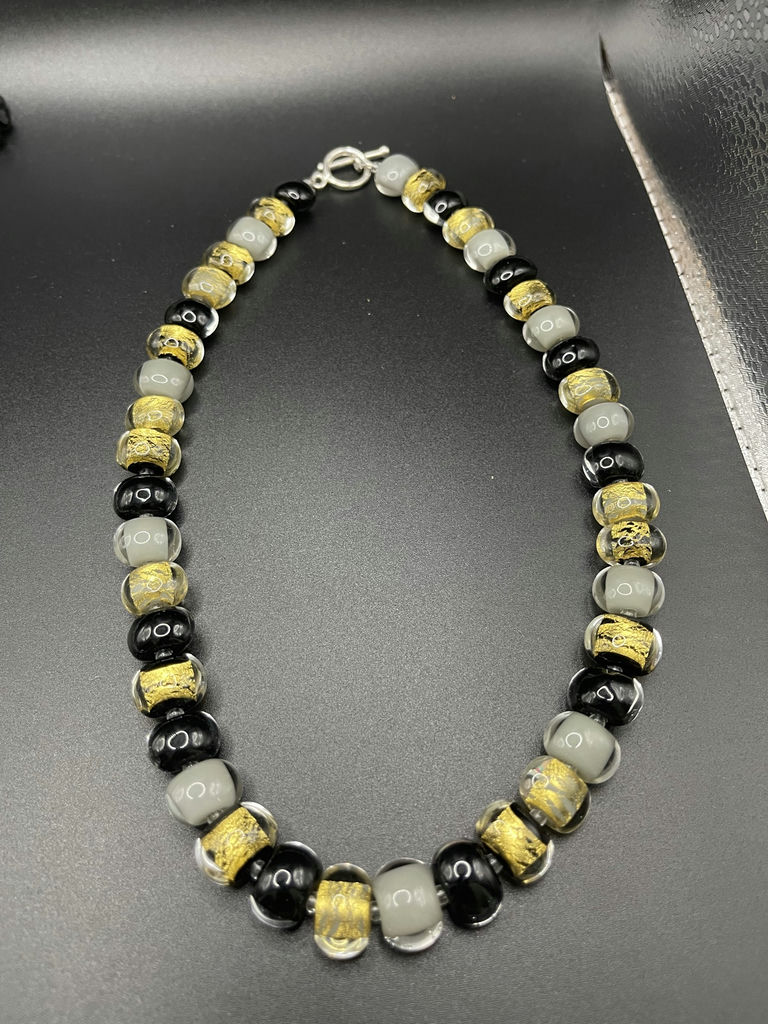 6 Vintage Necklaces - image 4 of 22