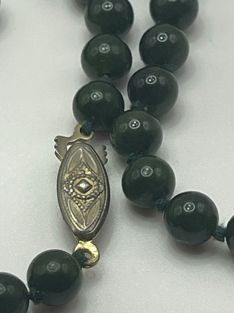 Vintage Jade Necklaces - image 11 of 19