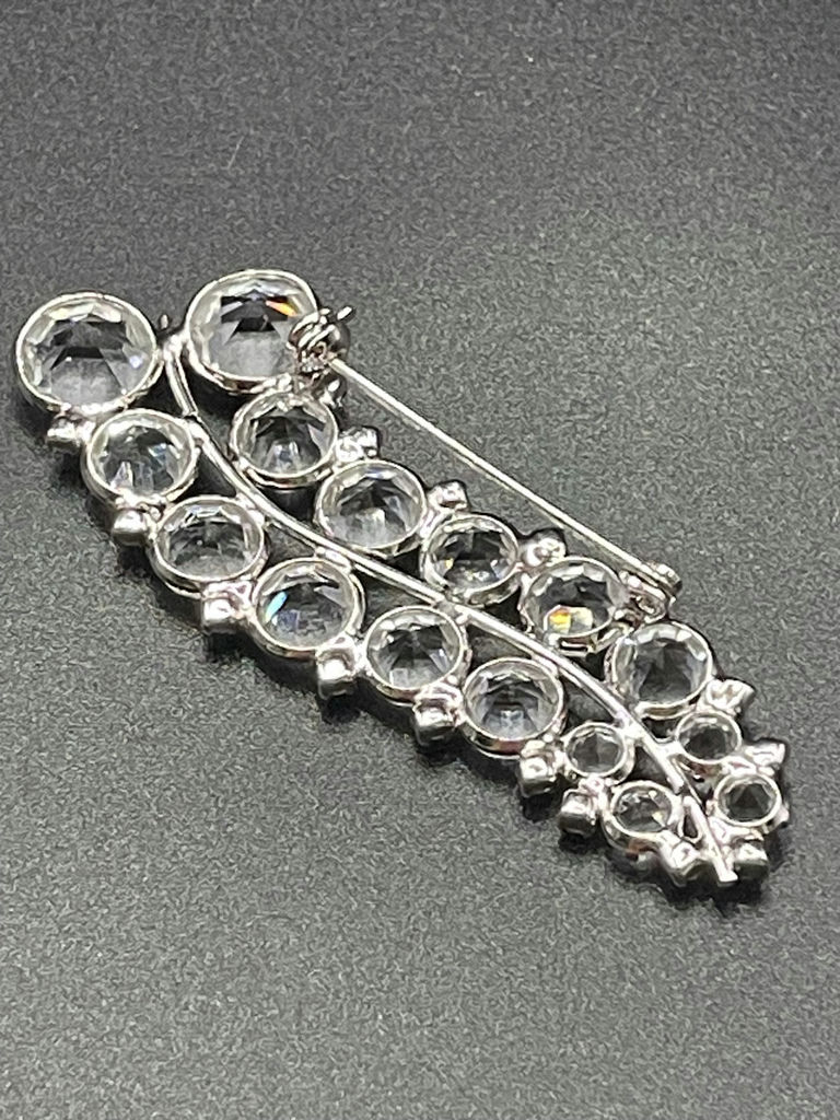 Vintage Brooches (4) - image 12 of 15