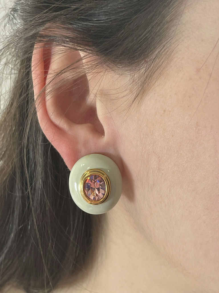 Vintage Clip On Earrings And Pin - image 21 of 28