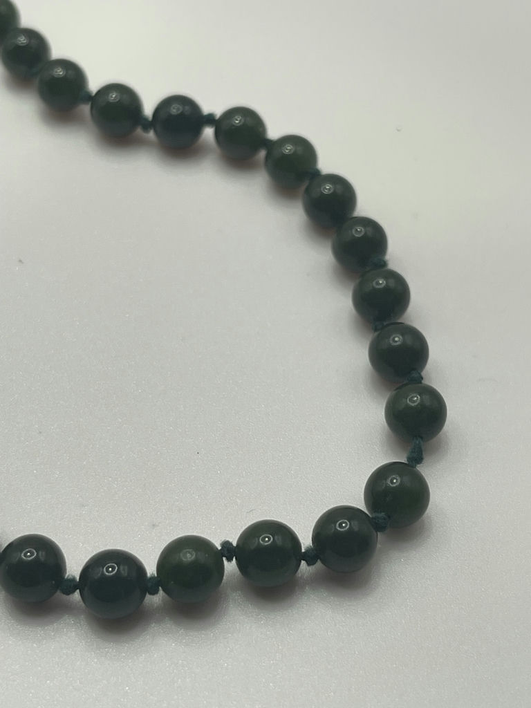 Vintage Jade Necklaces - image 4 of 19