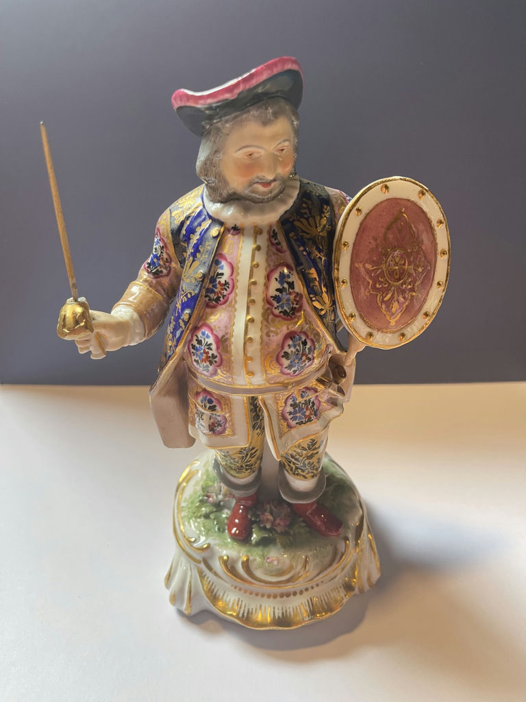 3 Figurines - image 6 of 21