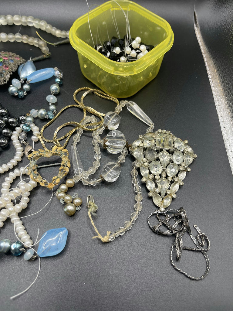 Broken Jewelry Lot - image 3 of 8