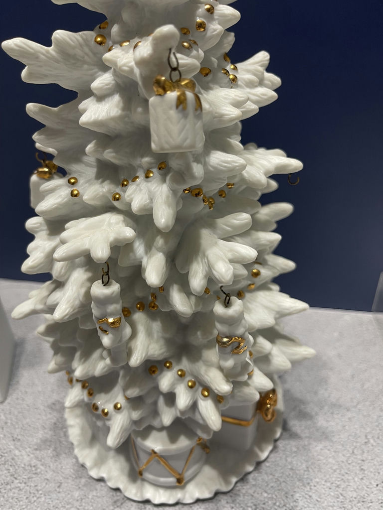 White Ceramic Christmas Tree and Nutcracker Arch Figurine - image 4 of 9