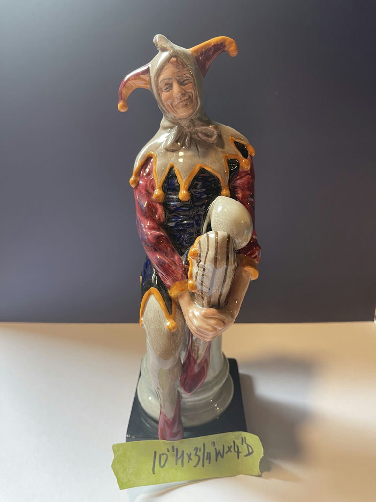 3 Figurines - image 2 of 21