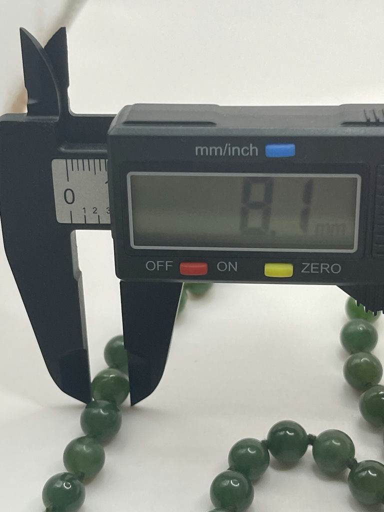 Vintage Jade Necklaces - image 9 of 19