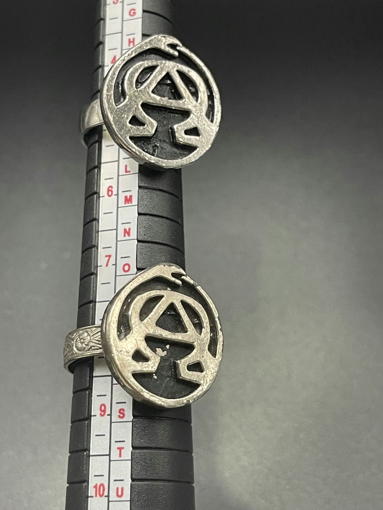 Various Vintage Rings - image 14 of 15