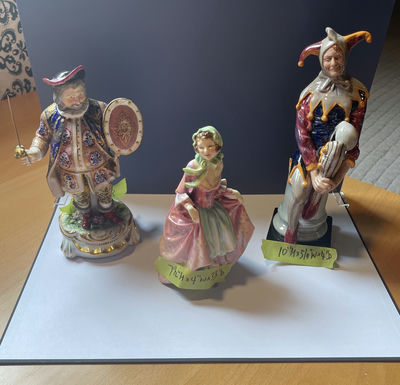 3 Figurines - Image 1 of 21