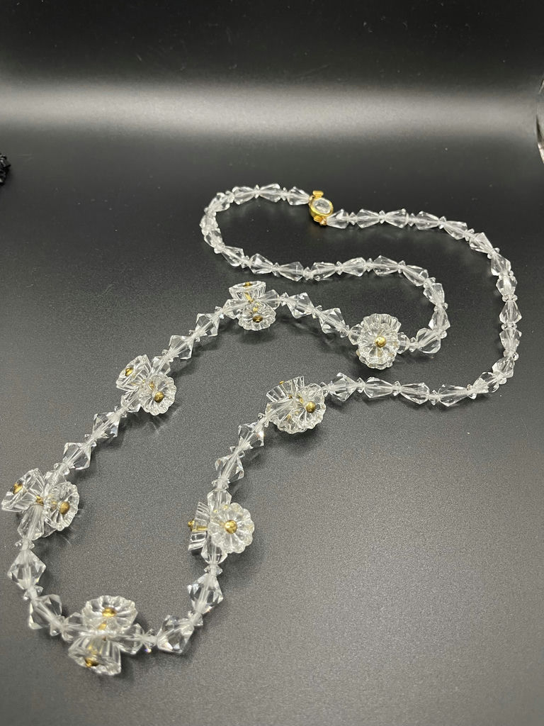 6 Vintage Necklaces - image 7 of 22