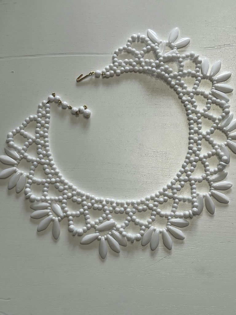6 Vintage Necklaces - image 13 of 22
