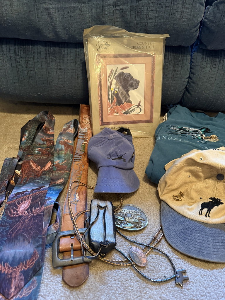 Wildlife-themed clothing, accessories, and cross-stitch kits - image 1 of 9