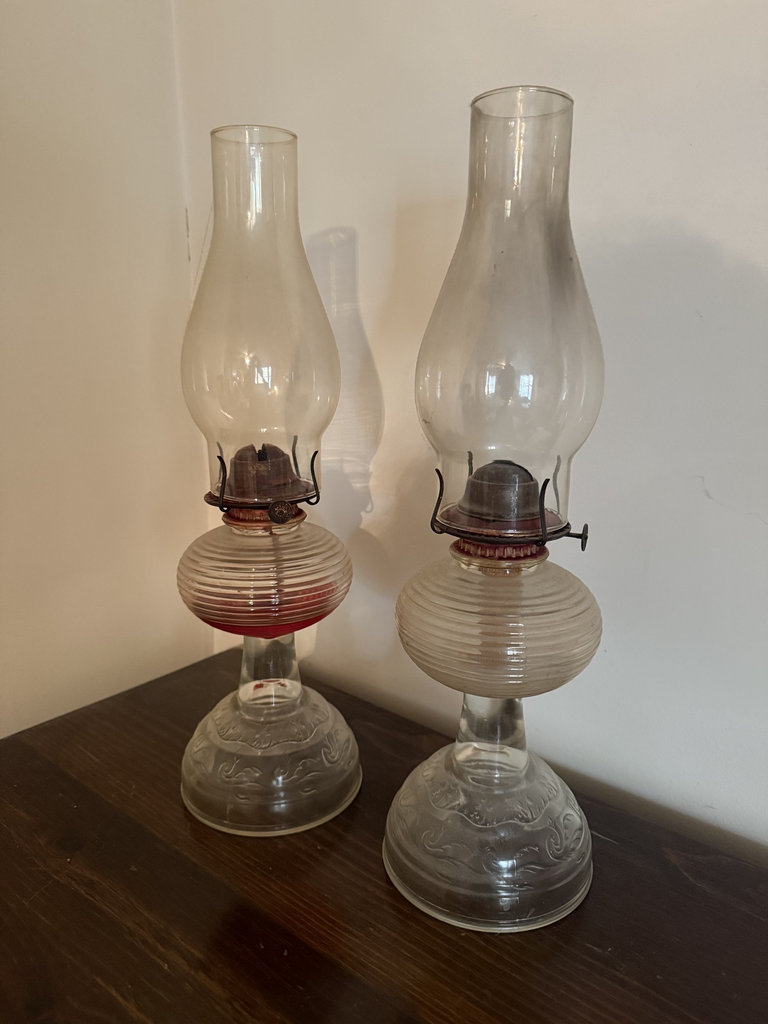 Pair of vintage glass oil lamps - image 7 of 7