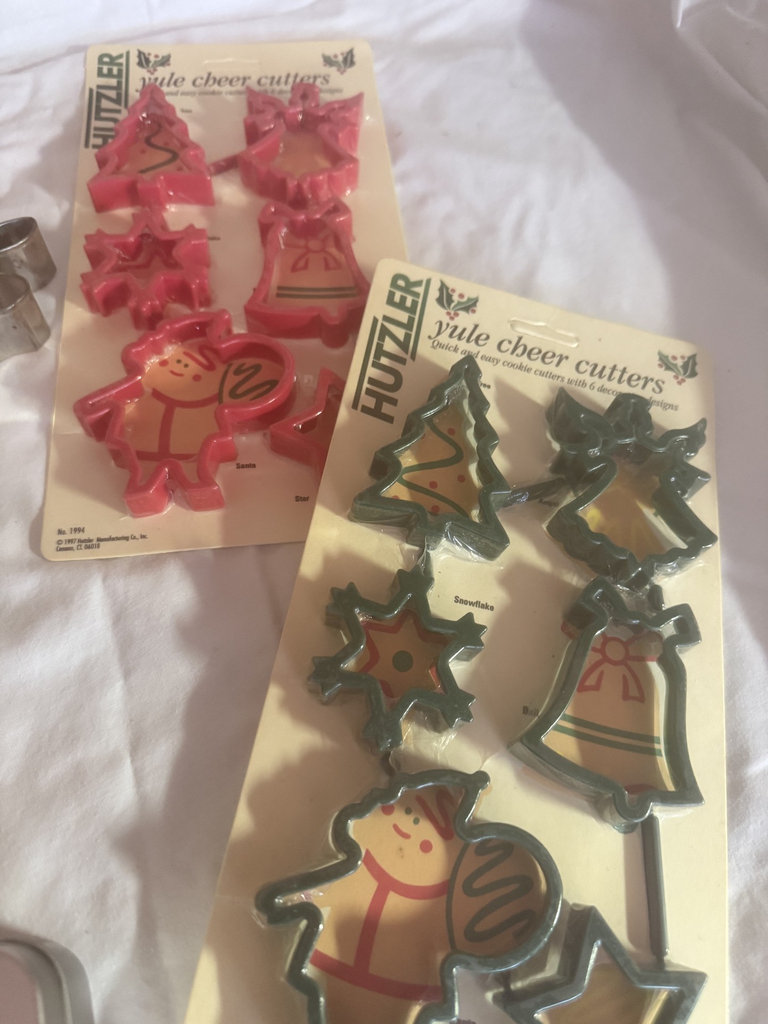 Assorted cookie cutters and cake decorating tools - image 4 of 7
