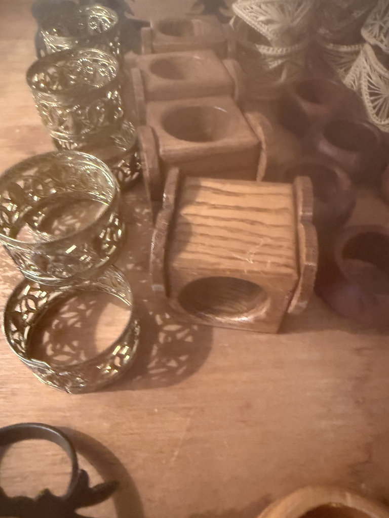 Assorted Napkin ring holders - image 4 of 7