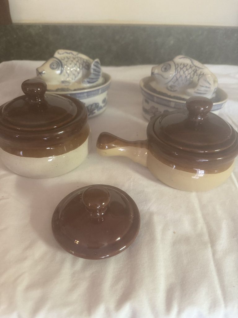 Brown-glazed ceramic jars and koi-fish covered dish with blue-and-white porcelain motifs - image 1 of 10