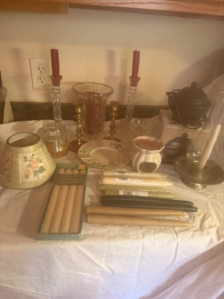 Assorted candles, candlesticks, vases and decorative ceramics - image 1 of 10