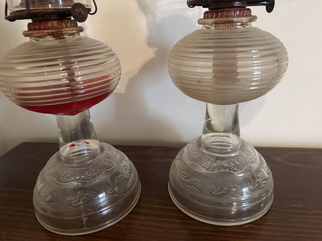 Pair of vintage glass oil lamps - image 5 of 7