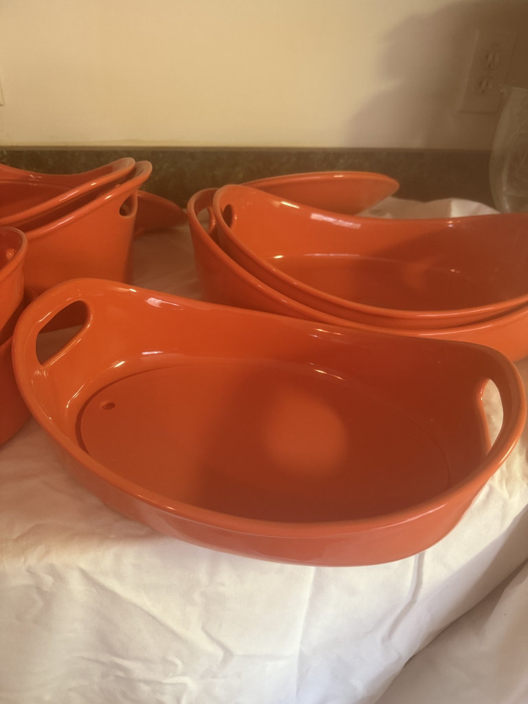 Rachel Ray Orange ceramic bakeware set with lids and a yellow rectangular baking dish - image 5 of 8