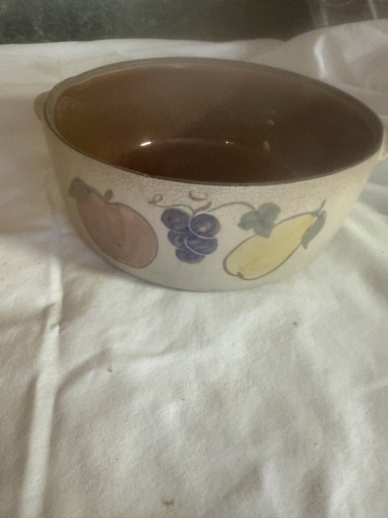 Assorted bakeware: Pyrex glass casserole with lid, glass baking dishes, and Salmon Falls stoneware fruit-pattern dish - image 9 of 13