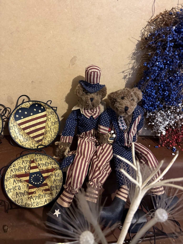 Patriotic Americana home decor collection - image 3 of 6