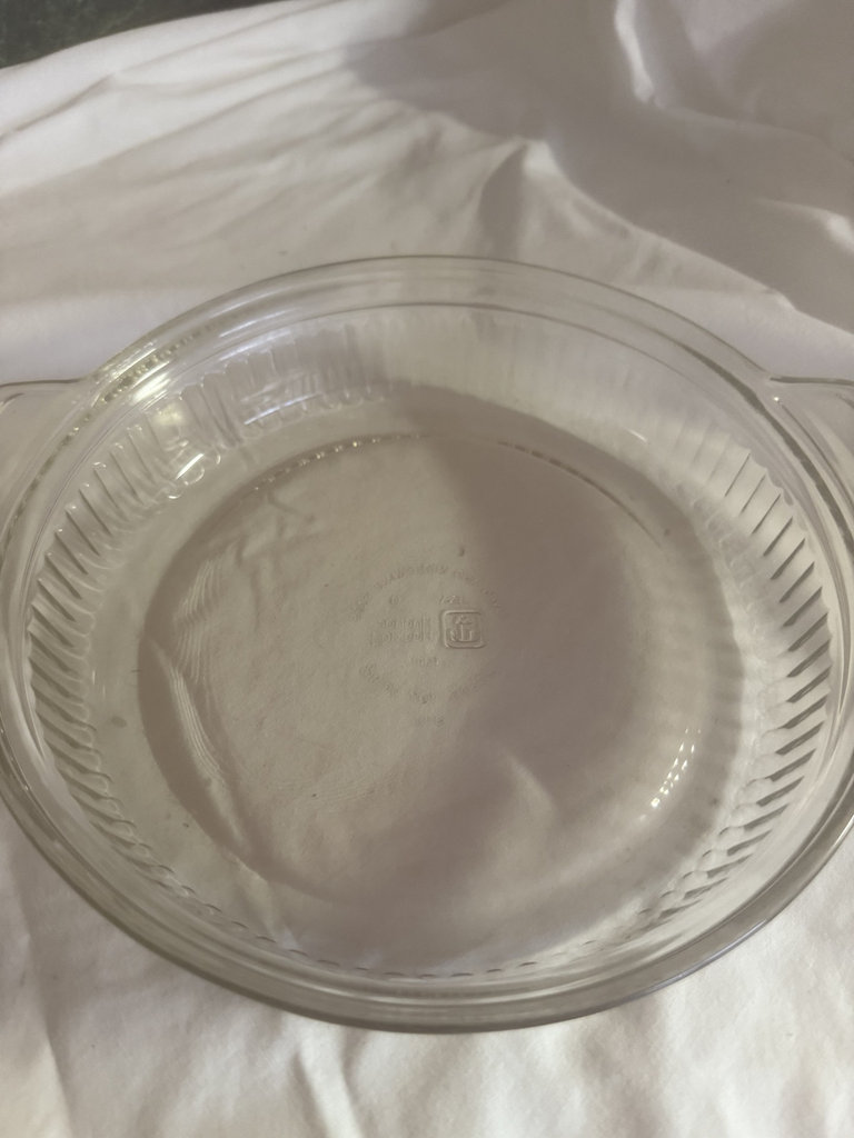 Assorted bakeware: Pyrex glass casserole with lid, glass baking dishes, and Salmon Falls stoneware fruit-pattern dish - image 11 of 13