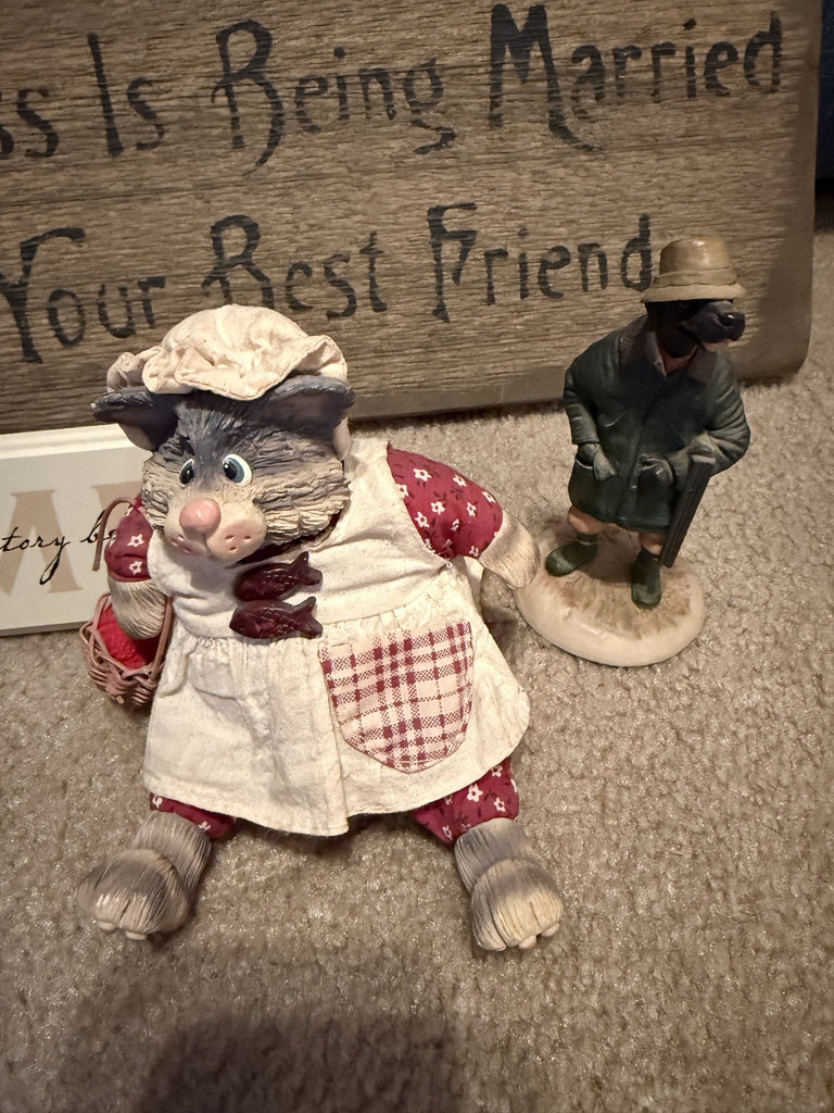 Assorted Home Decor Items and Figurines - image 5 of 7