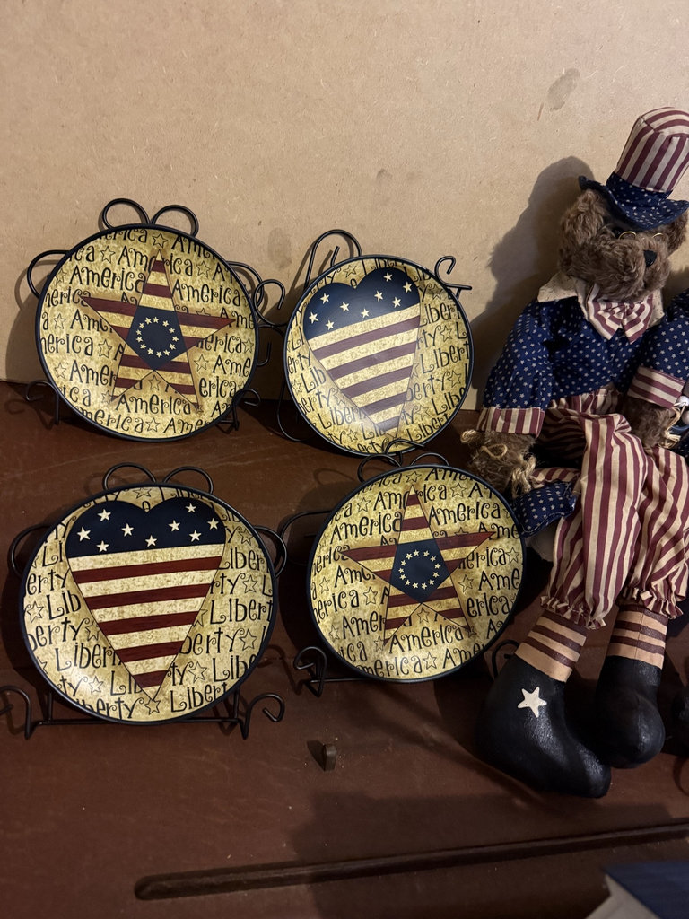 Patriotic Americana home decor collection - image 2 of 6