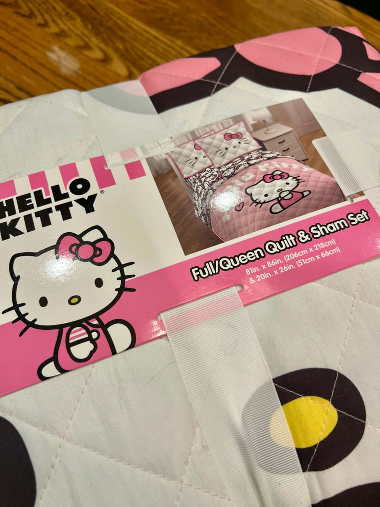 Hello Kitty Lot - image 2 of 4