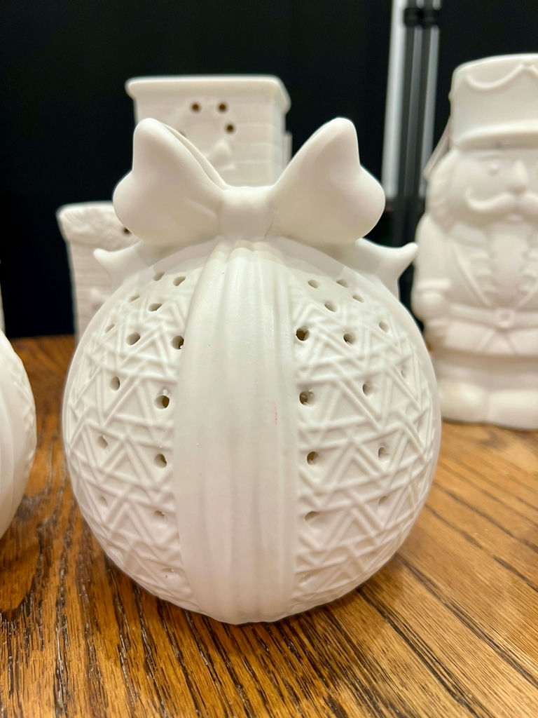 Ceramic Christmas Figures - image 3 of 8