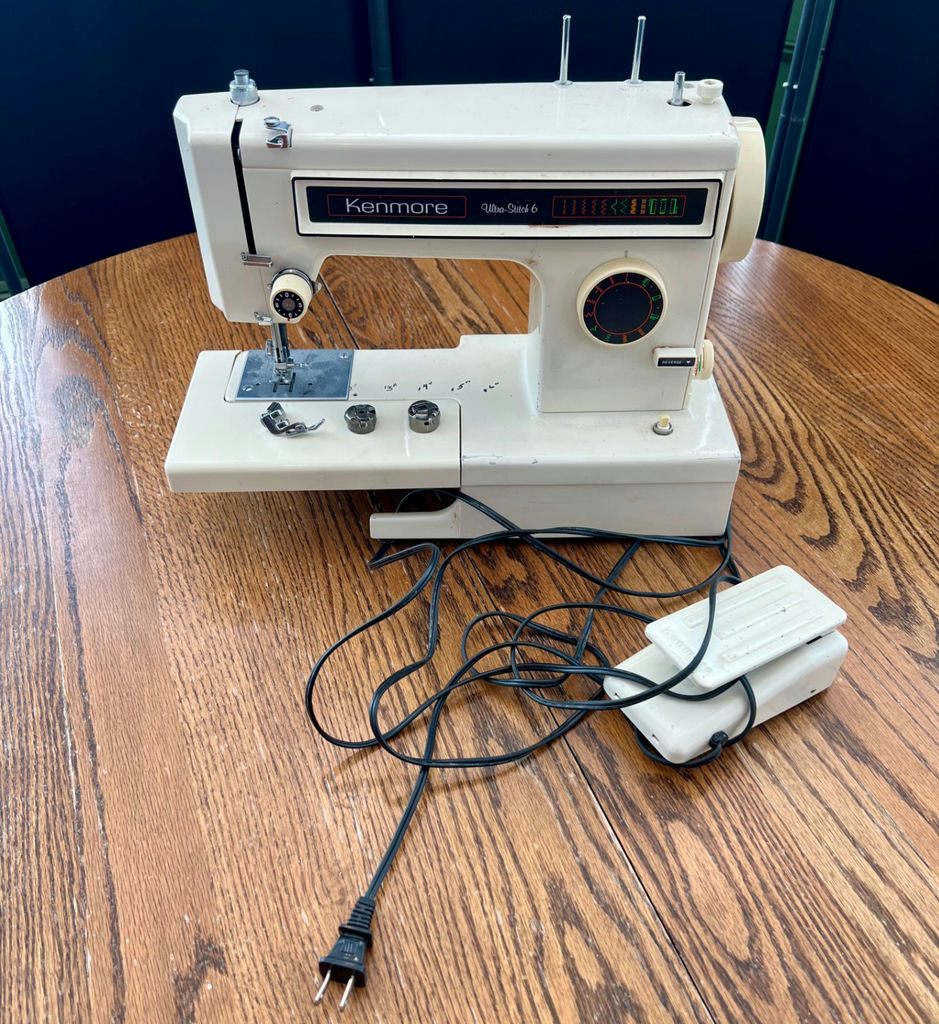 Kenmore Sewing Machine - image 1 of 4