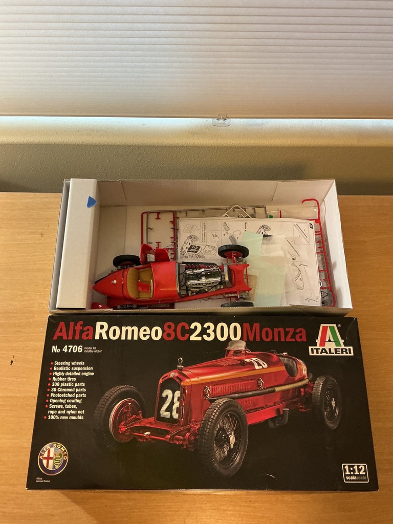 Assorted vintage scale-model car kits and die-cast cars - image 4 of 16