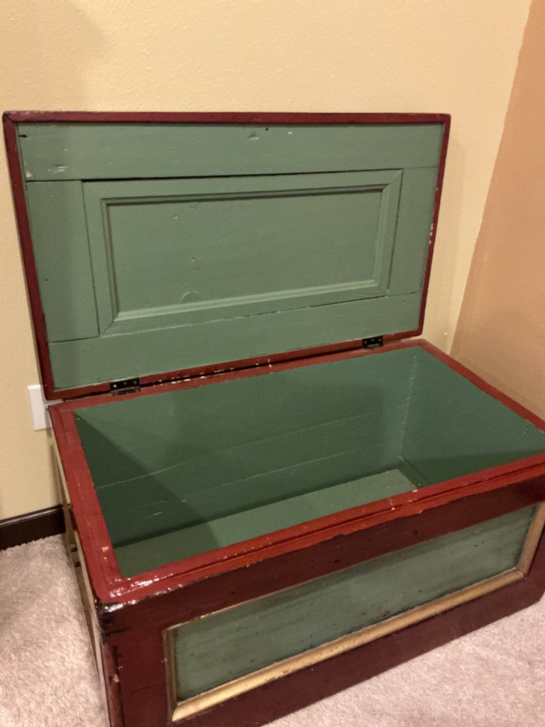 Wooden storage trunk with green paneling - image 4 of 6
