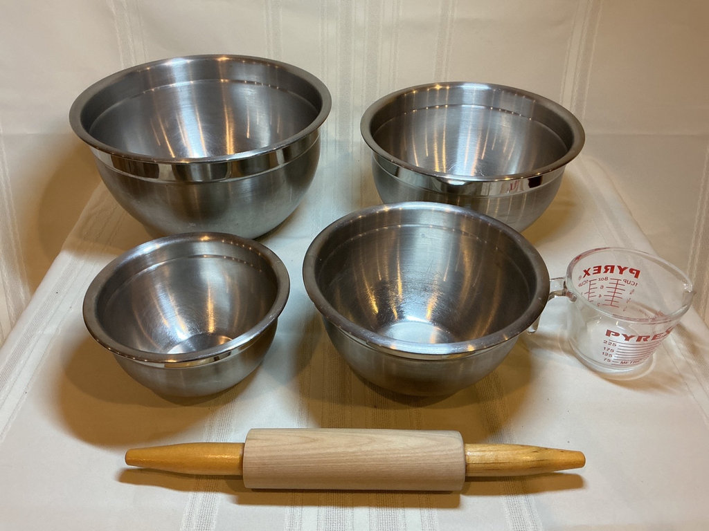 Stainless steel mixing bowls, baking  - image 2 of 4