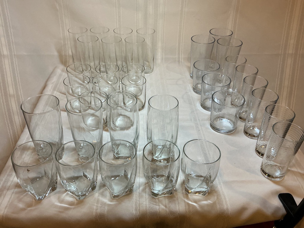 Assorted glassware: drinking glasses - image 1 of 5