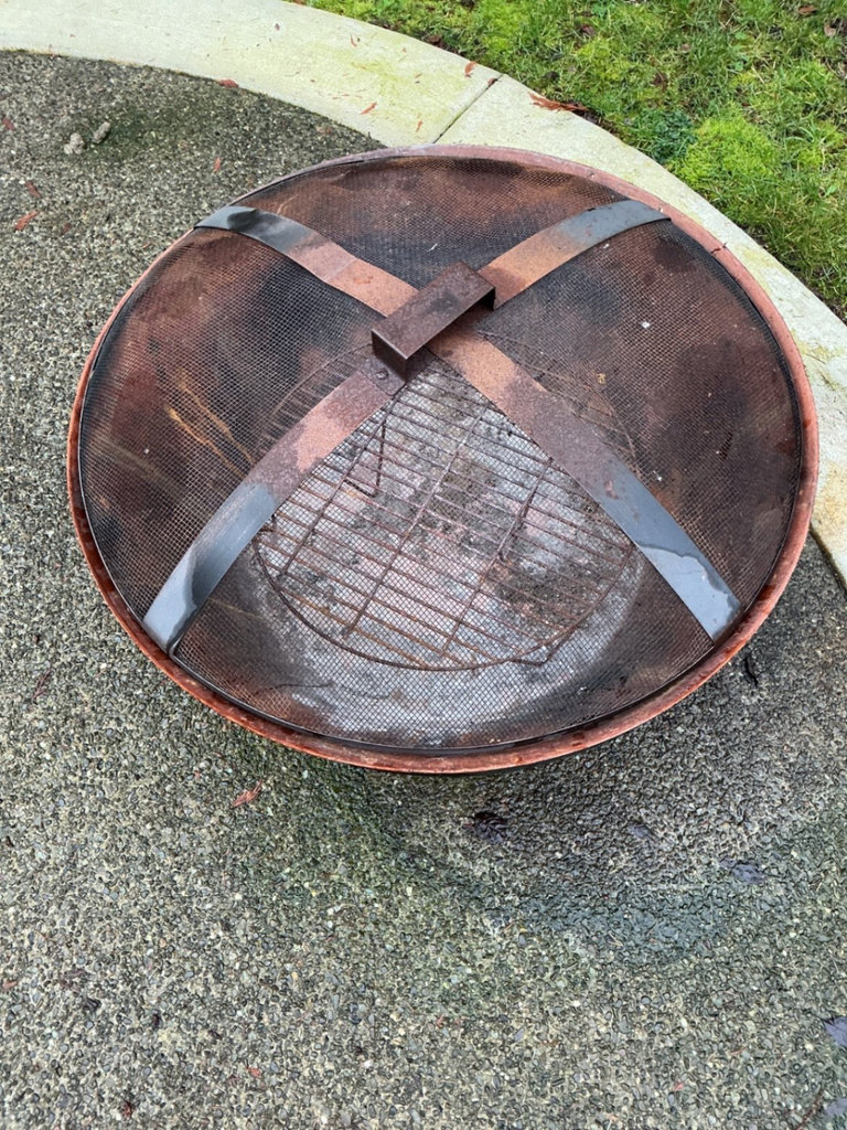 Round metal outdoor fire pit with mesh lid and cover - image 2 of 5